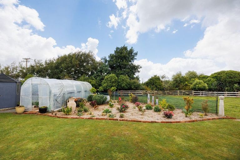 Photo of property in 407 Mount Curl Road, Hunterville, 4784