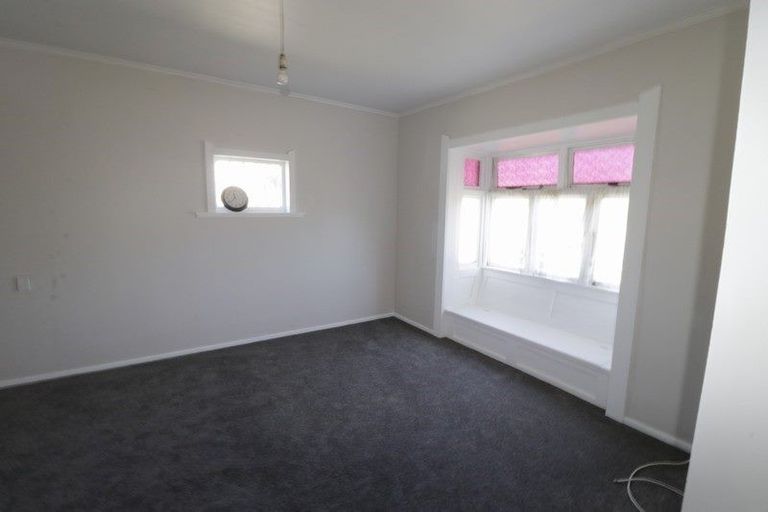 Photo of property in 112 Cornfoot Street, Castlecliff, Whanganui, 4501