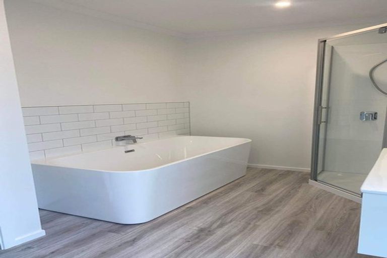 Photo of property in 17 Castletown Street, Wallaceville, Upper Hutt, 5018