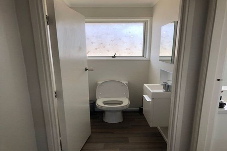 Photo of property in 7a La Perouse Street, Botany Downs, Auckland, 2010