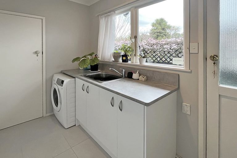 Photo of property in 10 Cremorne Avenue, Hokowhitu, Palmerston North, 4410