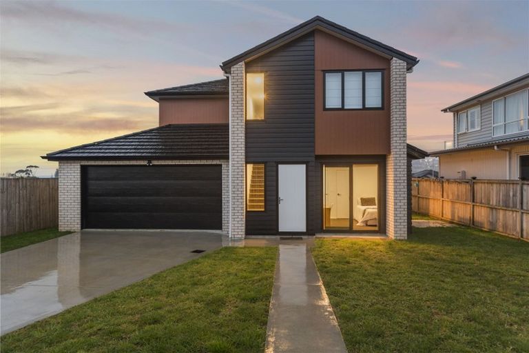 Photo of property in 9 Tawatawa Street, Long Bay, Auckland, 0630