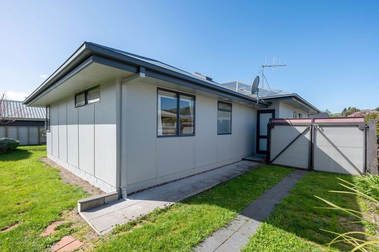Photo of property in 14 Lakemere Way, Kinloch, Taupo, 3377