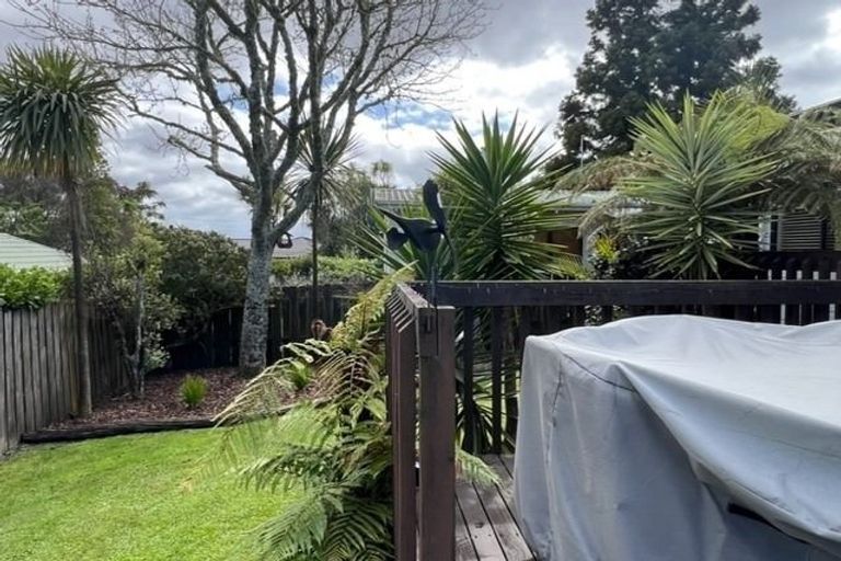 Photo of property in 3/77 Konini Road, Titirangi, Auckland, 0604