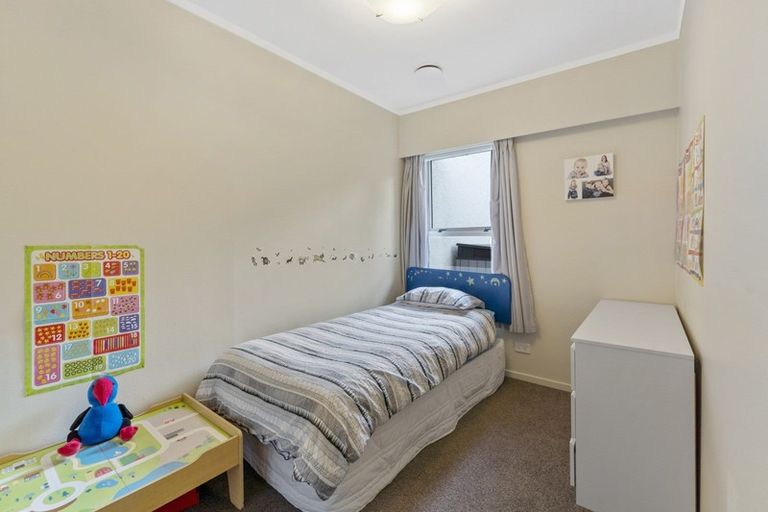 Photo of property in 5a Julia Place, Tawa, Wellington, 5028