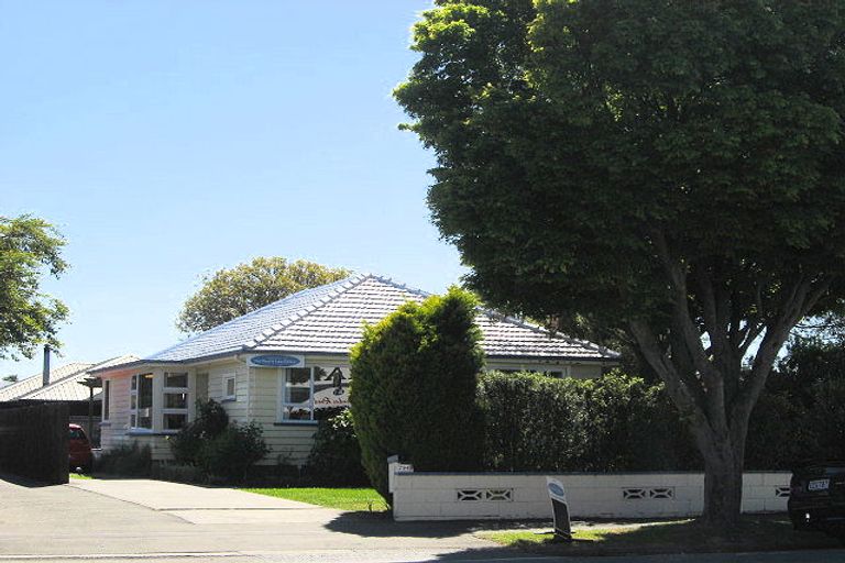 Photo of property in 2/294 Wairakei Road, Bryndwr, Christchurch, 8053