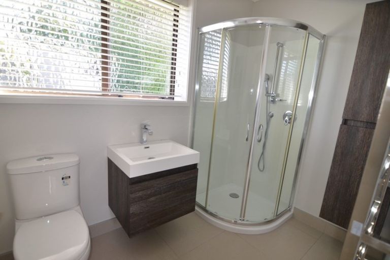 Photo of property in 28 Matuhi Rise, Henderson, Auckland, 0612