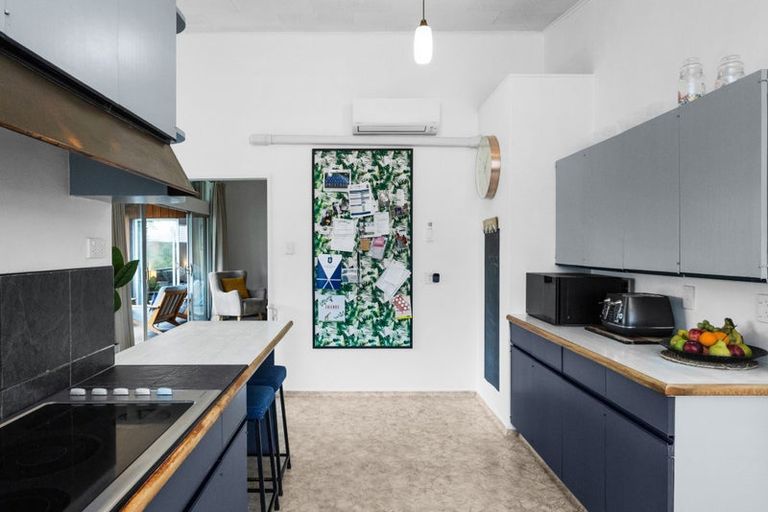 Photo of property in 1 Ashford Place, Havelock North, 4130