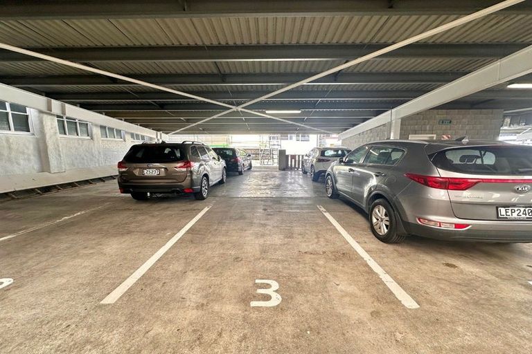 Photo of property in Tennyson Apartments, 3/25 Tennyson Street, Te Aro, Wellington, 6011