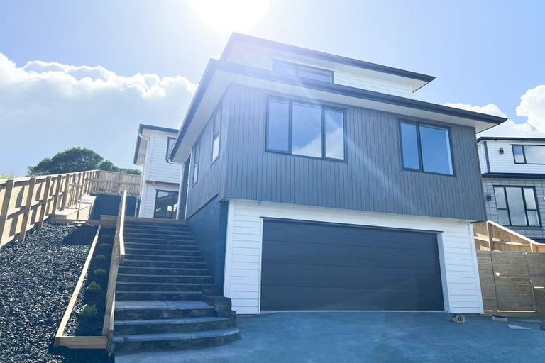 Photo of property in 17 Manawanui Way, Orewa, 0931