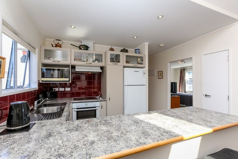 Photo of property in 2/3 Tainui Street, Welbourn, New Plymouth, 4312