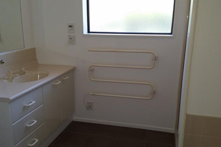 Photo of property in 37a Cardigan Bay Place, Addington, Christchurch, 8024