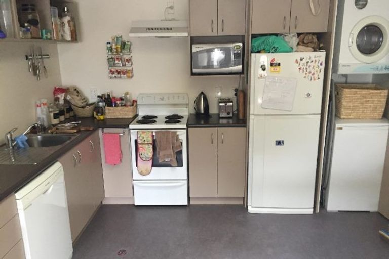 Photo of property in 2/7 Hall Avenue, Newtown, Wellington, 6021