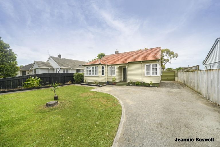 Photo of property in 654 Featherston Street, Roslyn, Palmerston North, 4414