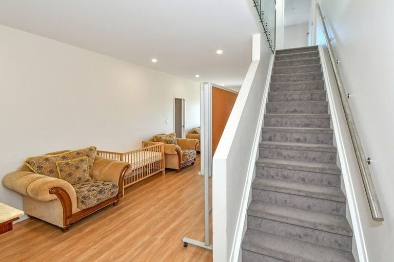 Photo of property in 10 Tapuwae Way, Mangere Bridge, Auckland, 2022