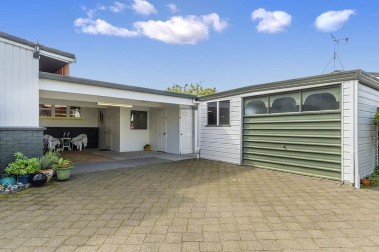 Photo of property in 90 Edgecumbe Road, Tauranga, 3110