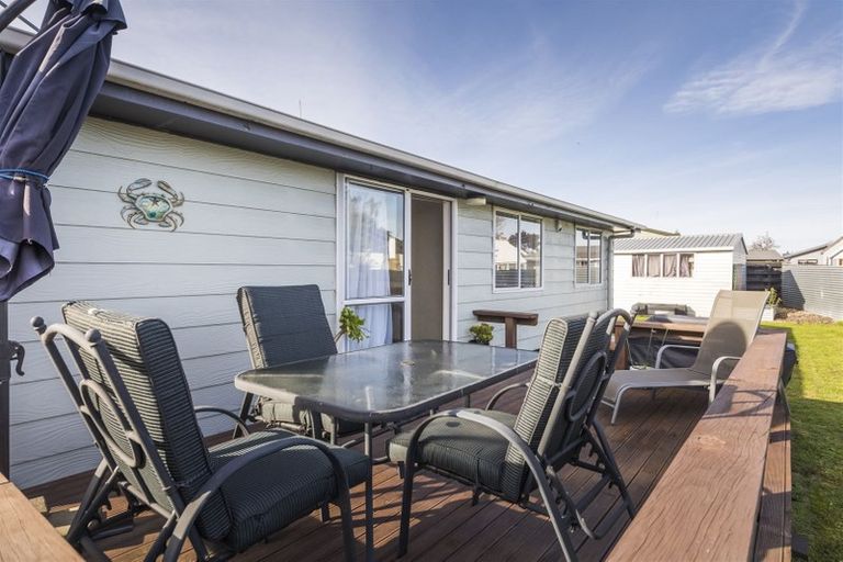 Photo of property in 30 Tiller Close, Kelvin Grove, Palmerston North, 4414