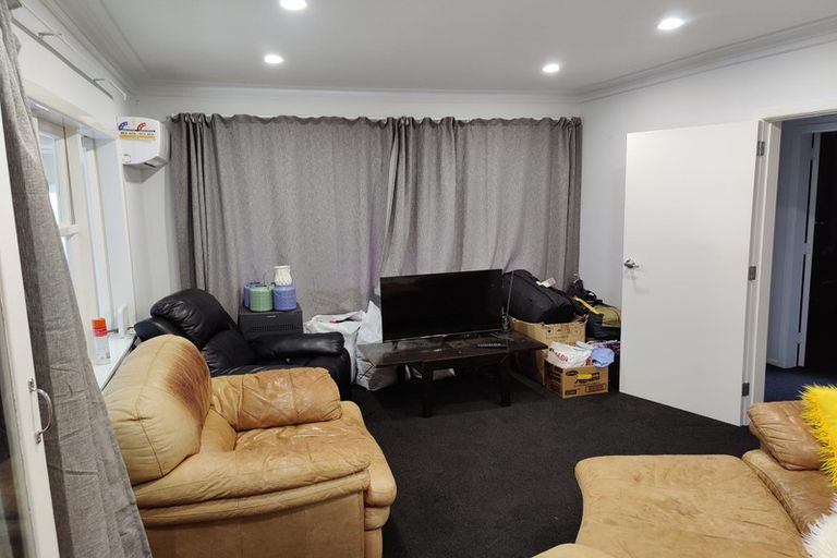 Photo of property in 12 Wilson Place, Papakura, 2110