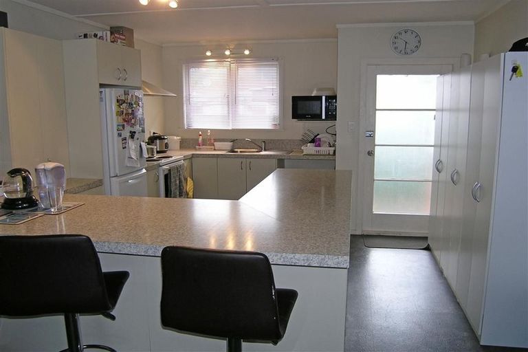 Photo of property in 1 Keys Street, Elderslea, Upper Hutt, 5018