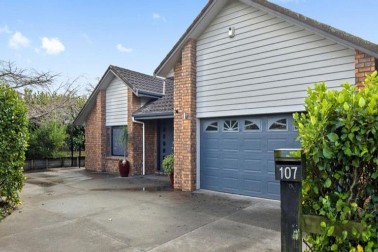 Photo of property in 107 Kitchener Road, Pukekohe, 2120