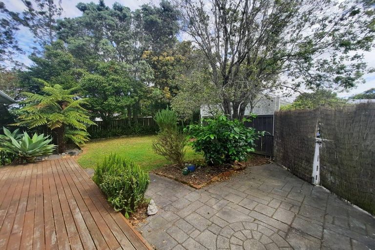 Photo of property in 2/14 Mona Vale, West Harbour, Auckland, 0618