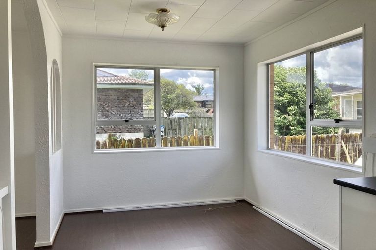 Photo of property in 1/43 Blacklock Avenue, Henderson, Auckland, 0612