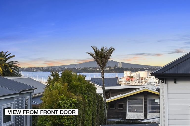 Photo of property in 42 Hackett Street, Saint Marys Bay, Auckland, 1011
