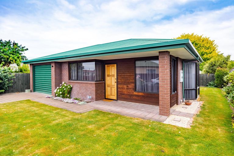 Photo of property in 32 Flatman Crescent, Geraldine, 7930
