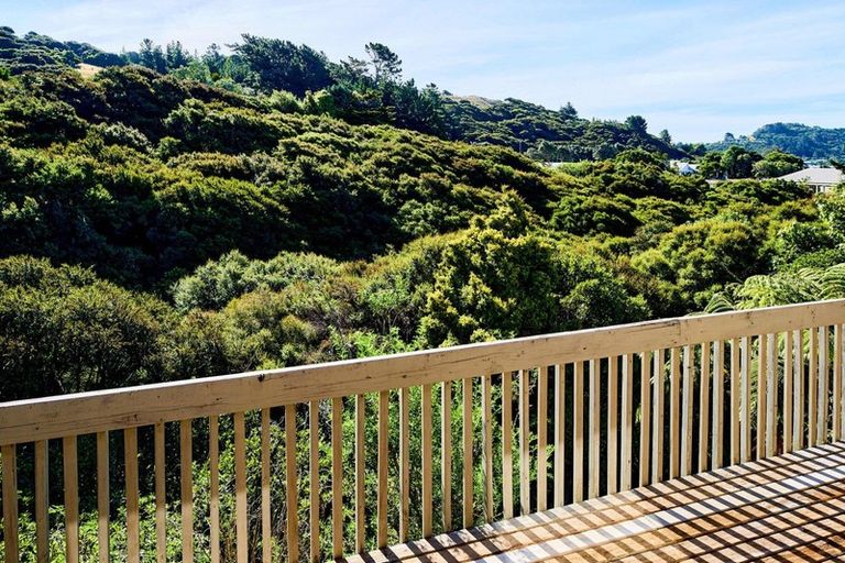Photo of property in 38 Exploration Way, Whitby, Porirua, 5024
