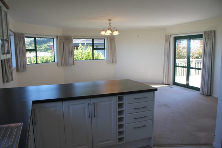 Photo of property in 46 Arahiwi Grove, Tirohanga, Lower Hutt, 5010