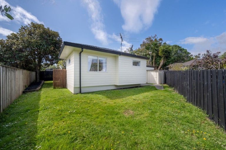Photo of property in 2/17 Bain Place, Bucklands Beach, Auckland, 2014