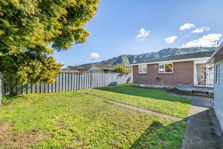 Photo of property in 75 Pasadena Crescent, Totara Park, Upper Hutt, 5018