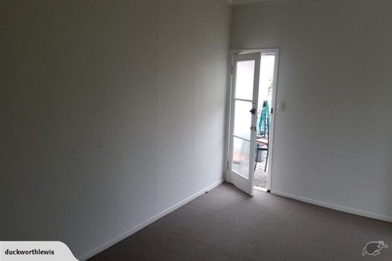 Photo of property in 11 Lawrence Street, Newtown, Wellington, 6021