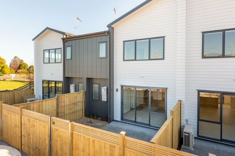 Photo of property in 1c Falabella Lane, Karaka, Papakura, 2113