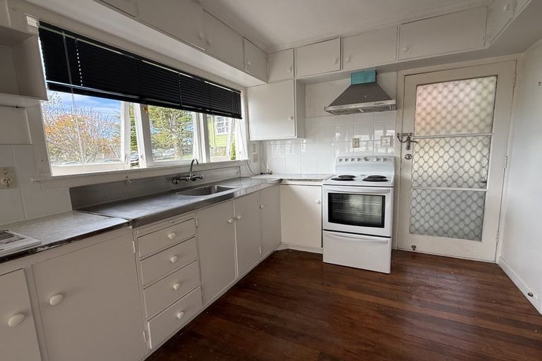 Photo of property in 12 Mason Street, New Lynn, Auckland, 0600