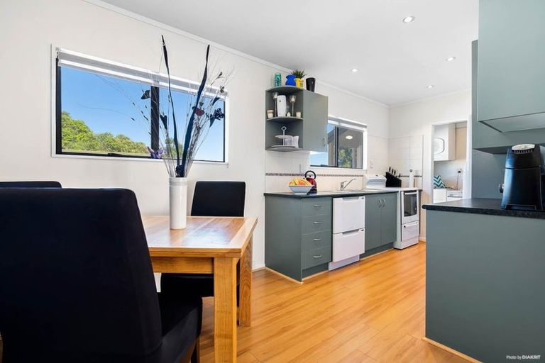 Photo of property in 10 Seaward Place, Wattle Downs, Auckland, 2103