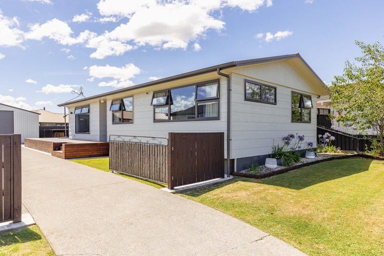 Photo of property in 7 Colonial Place, Kelvin Grove, Palmerston North, 4414