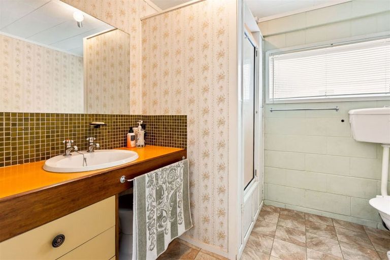 Photo of property in 176 Royal Road, Massey, Auckland, 0614