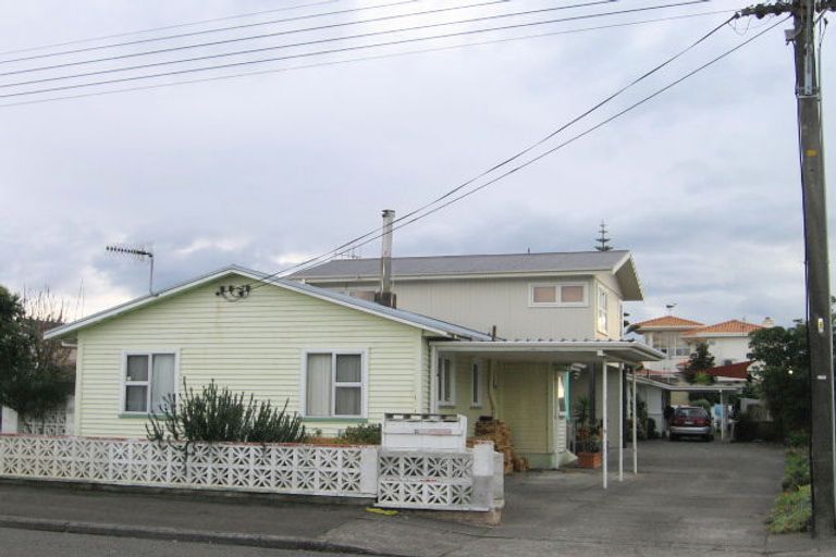 Photo of property in 2/11 Meeanee Quay, Westshore, Napier, 4110