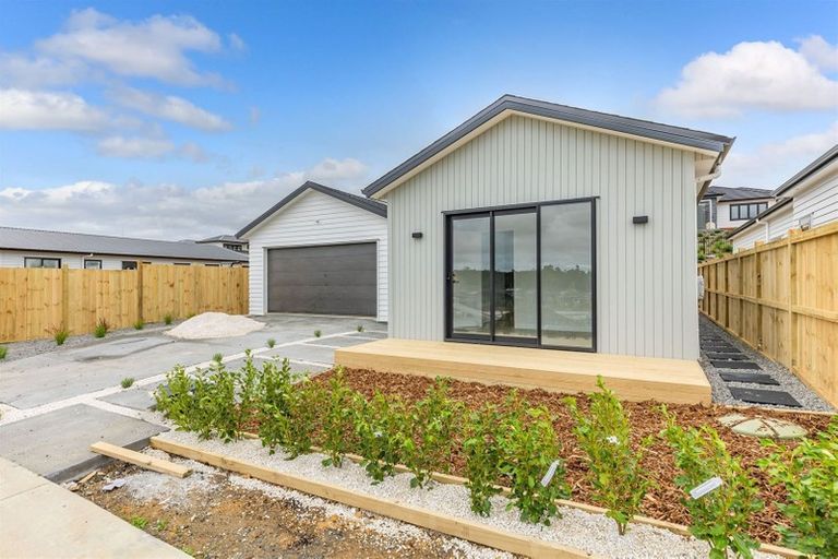 Photo of property in 7 Vintry Drive, Kumeu, 0810