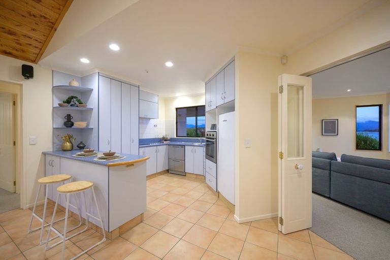 Photo of property in 6 Coutts Place, Mapua, 7005