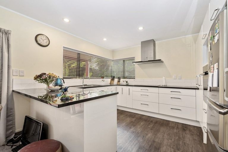 Photo of property in 74c Grand Vue Road, Kawaha Point, Rotorua, 3010