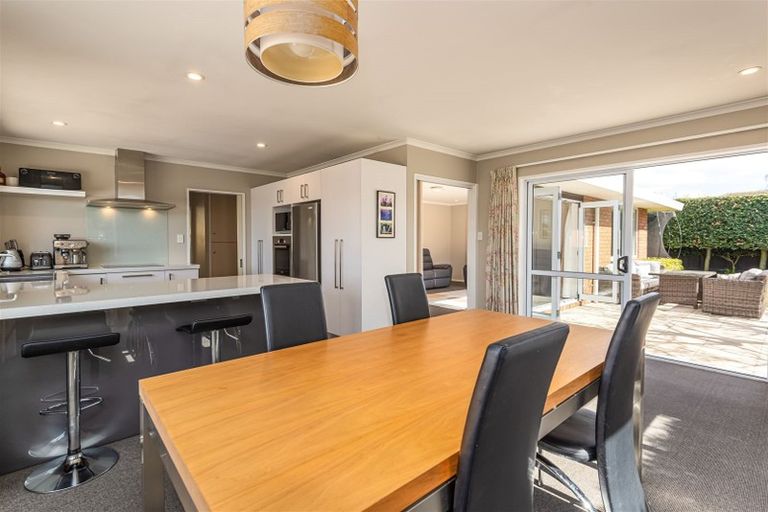 Photo of property in 46 Regency Crescent, Redwood, Christchurch, 8051
