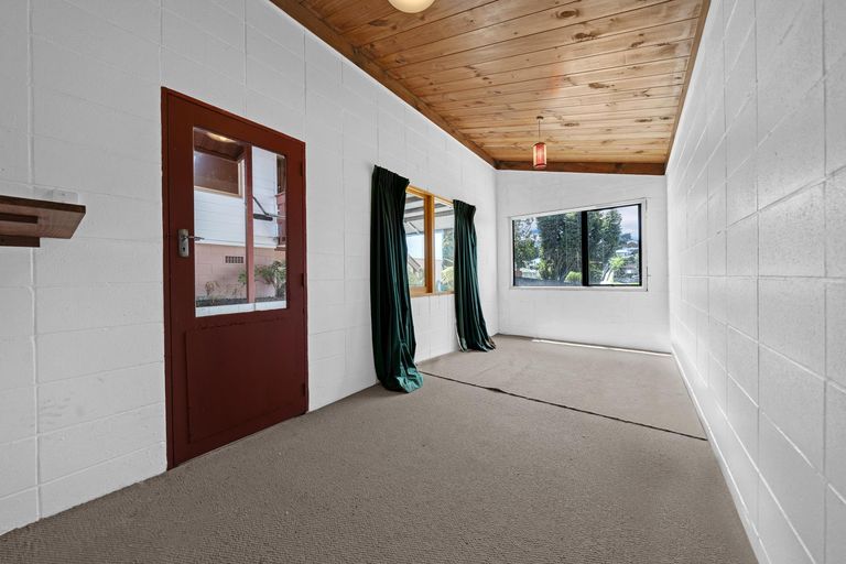 Photo of property in 2 Ensign Place, Hillcrest, Auckland, 0627