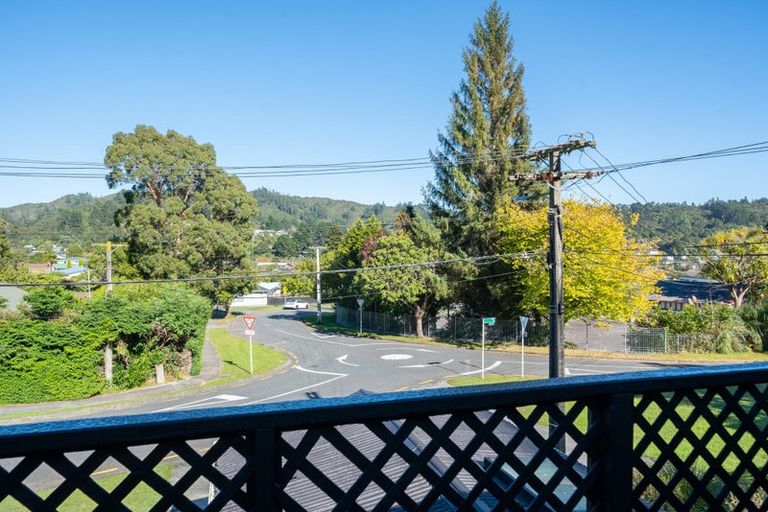 Photo of property in 35 Kairimu Street, Stokes Valley, Lower Hutt, 5019
