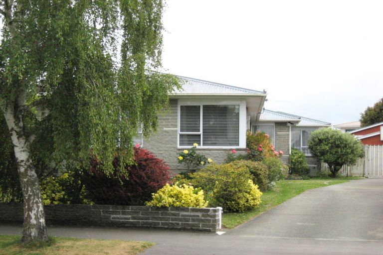 Photo of property in 60 Greendale Avenue, Avonhead, Christchurch, 8042