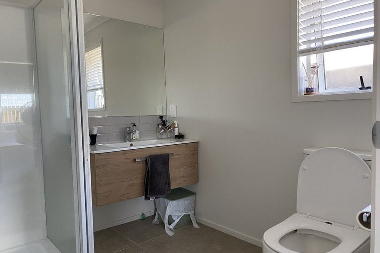 Photo of property in 16 Empire Crescent, Papamoa, 3118