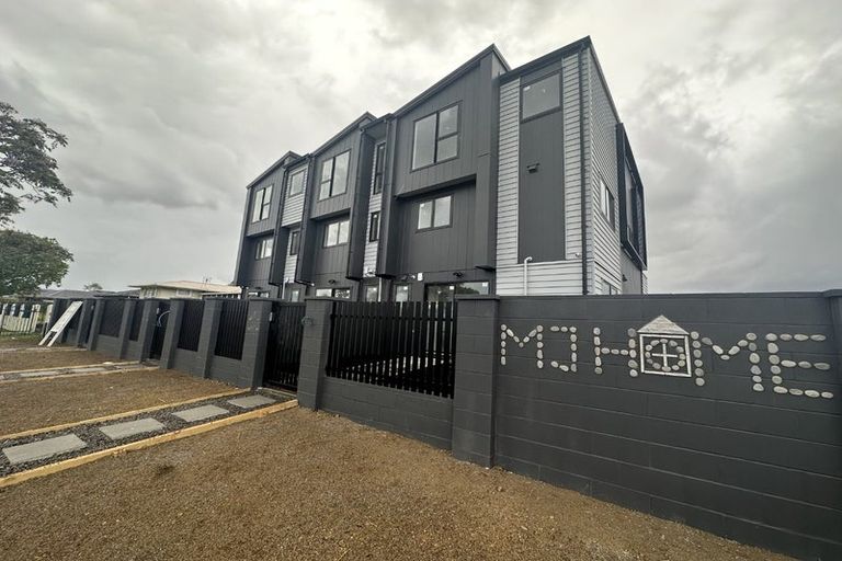 Photo of property in 2c Convair Crescent, Mangere, Auckland, 2022