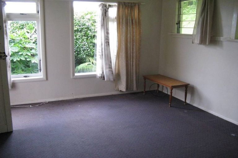 Photo of property in 1/13 Garden Road, Northland, Wellington, 6012