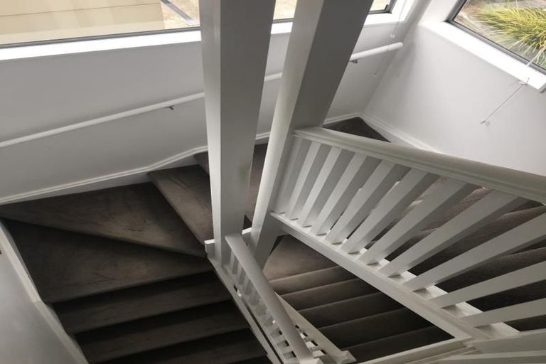 Photo of property in 3/12 Agra Crescent, Khandallah, Wellington, 6035